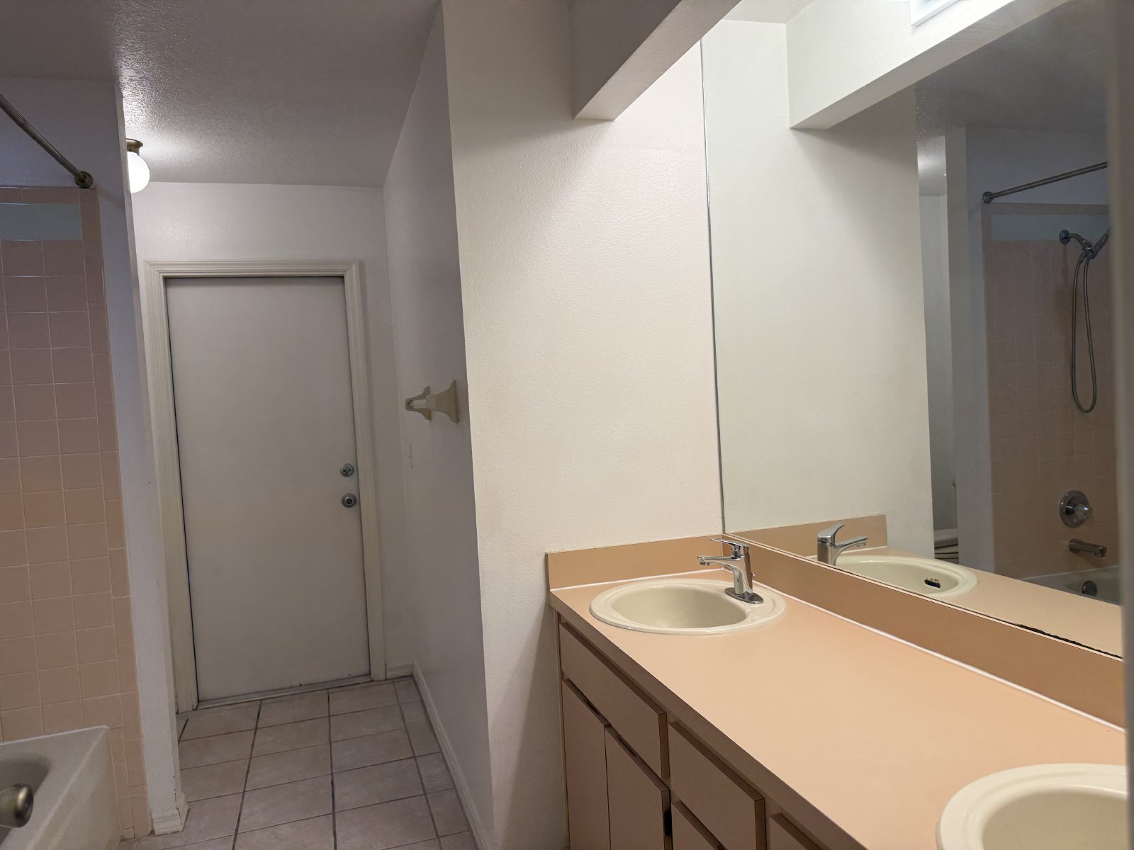 Gorgeous 4/2/2 Pool Home With Wood Floors On 1/2 Acre property image