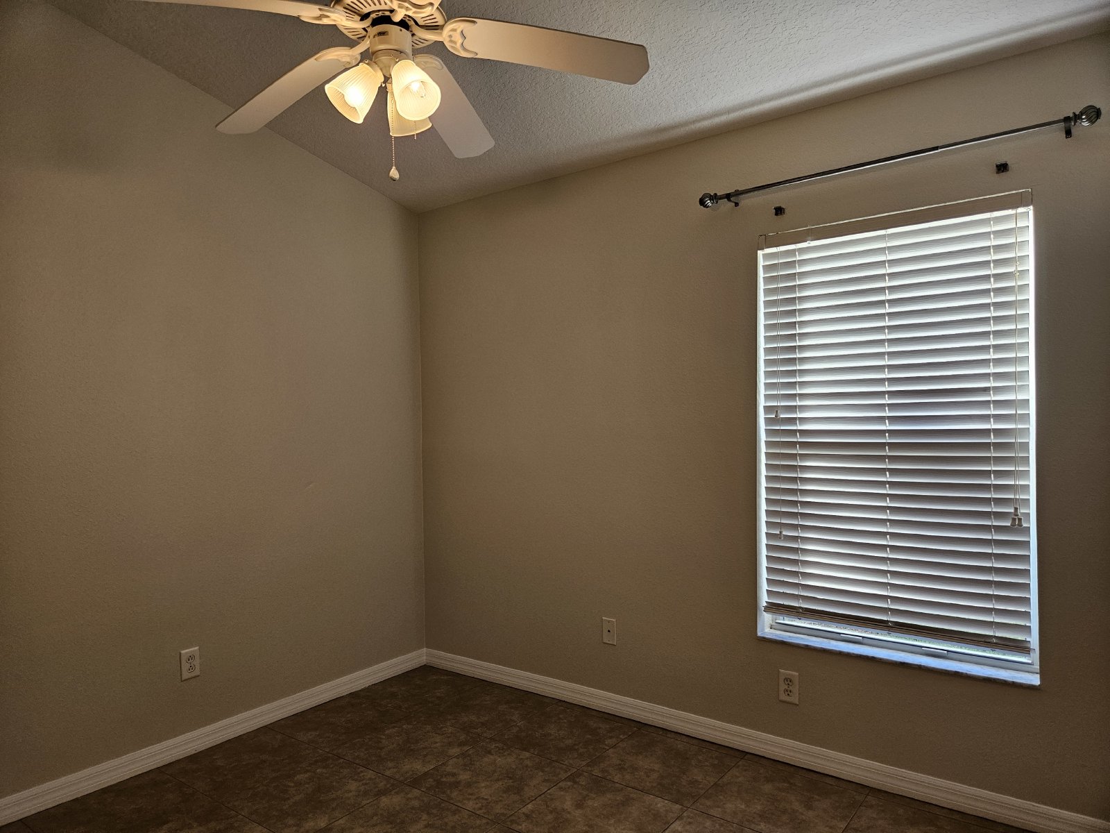 3 Bedroom, 2 Bath / ALL TILE FLOORING / FRESH INTERIOR PAINT! property image