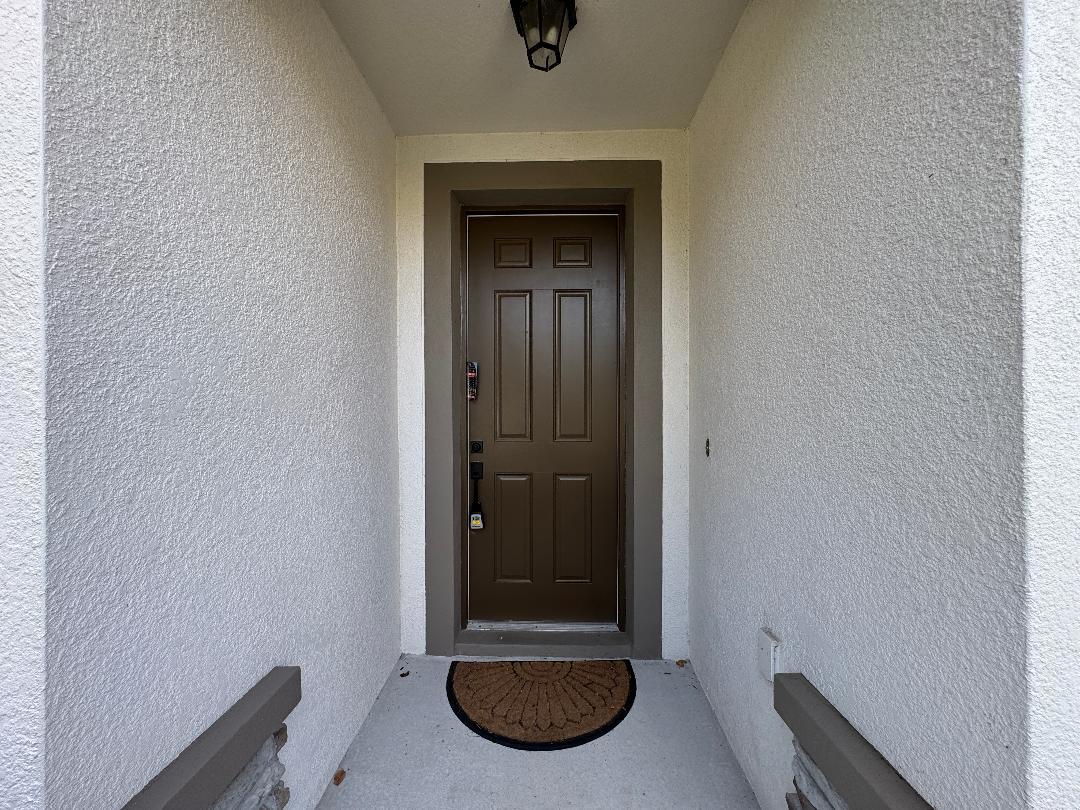 Gorgeous 4/2.5 Fenced Home property image