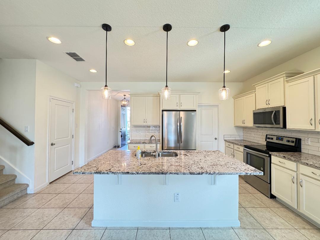 Gorgeous 4/2.5 Fenced Home property image