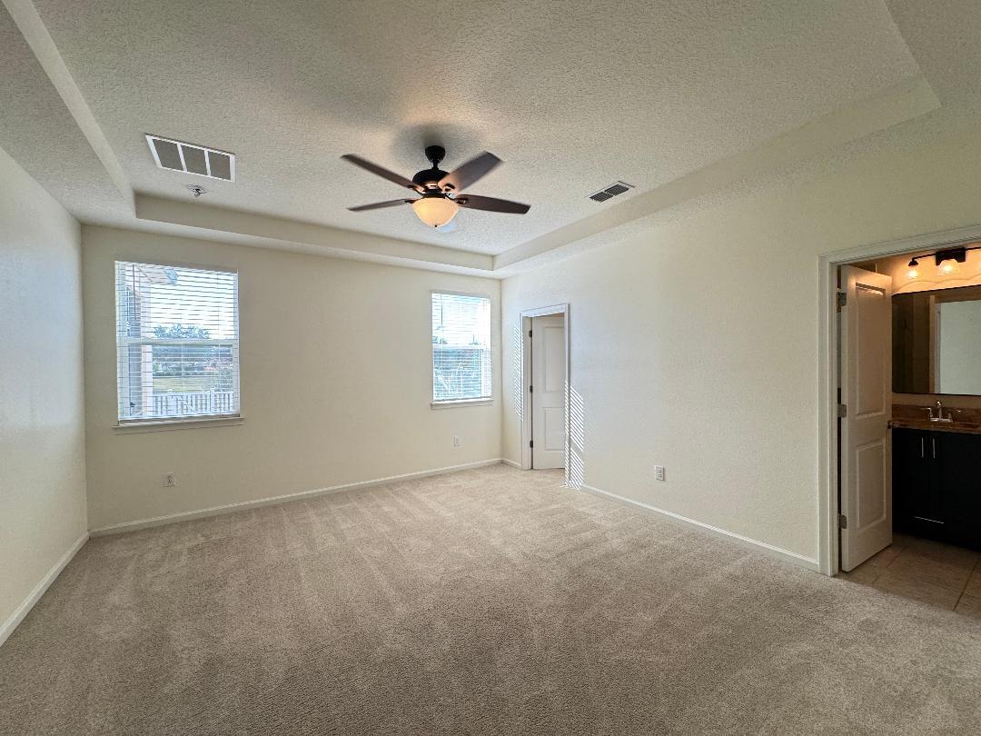 Gorgeous 4/2.5 Fenced Home property image