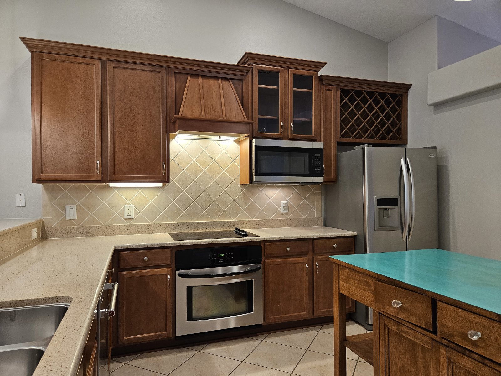 5 Bedrooms + Office / 3 Bathrooms / HUGE Lanai property image