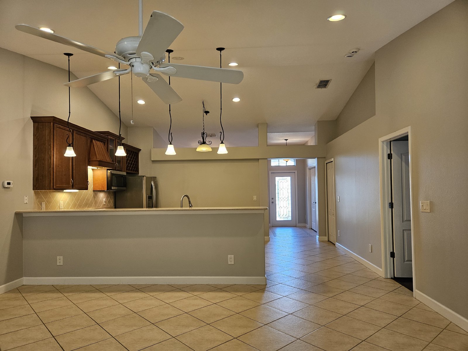 5 Bedrooms + Office / 3 Bathrooms / HUGE Lanai property image