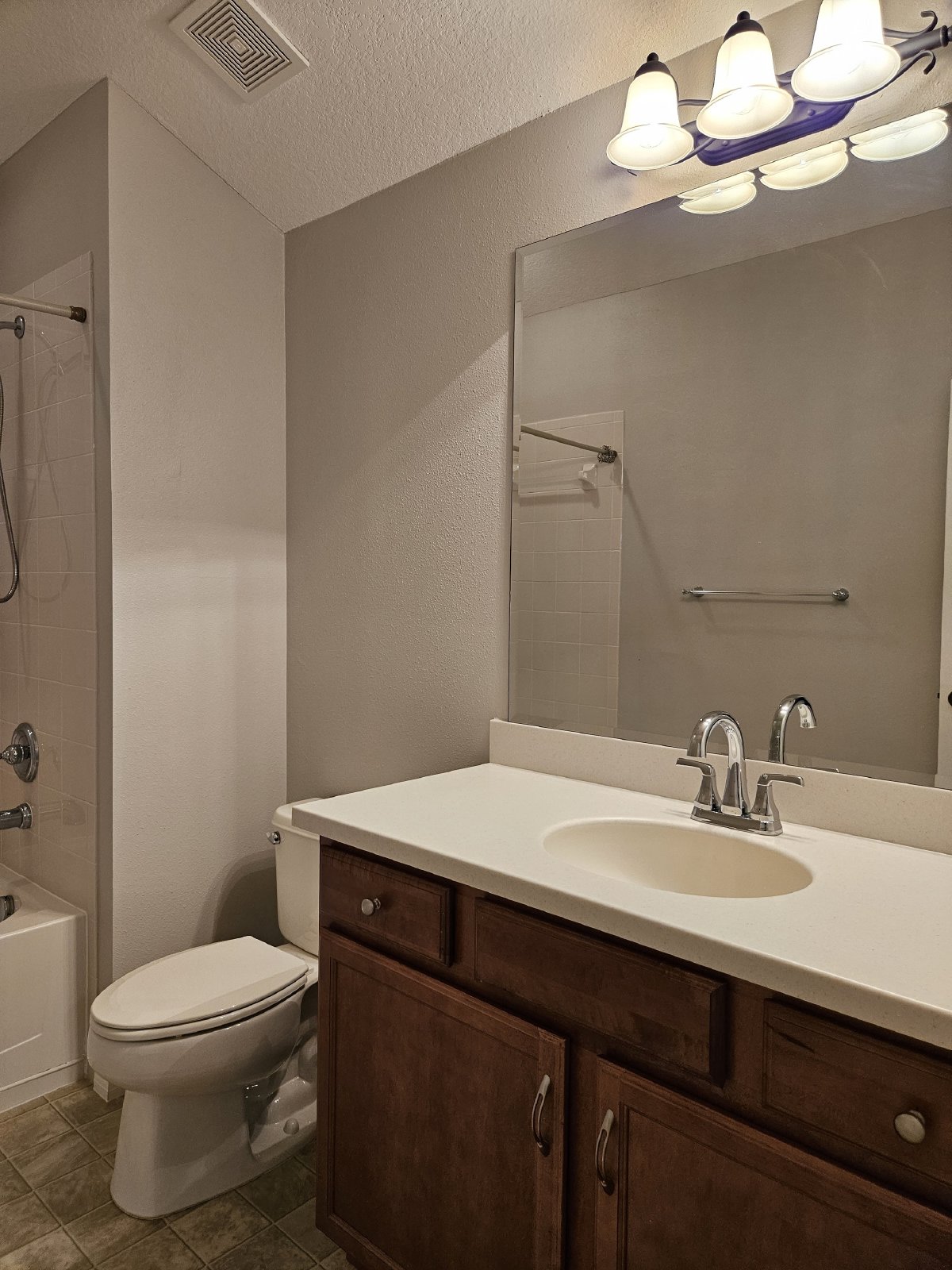 5 Bedrooms + Office / 3 Bathrooms / HUGE Lanai property image