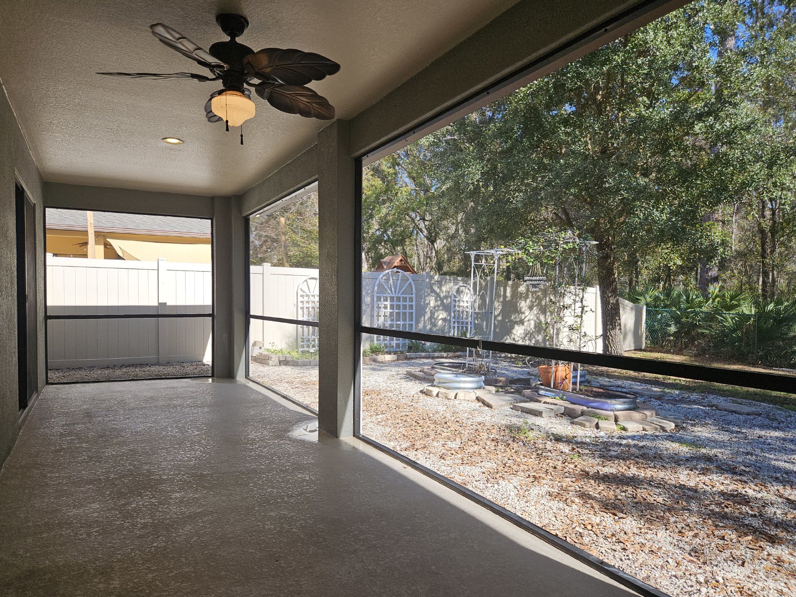 5 Bedrooms + Office / 3 Bathrooms / HUGE Lanai property image