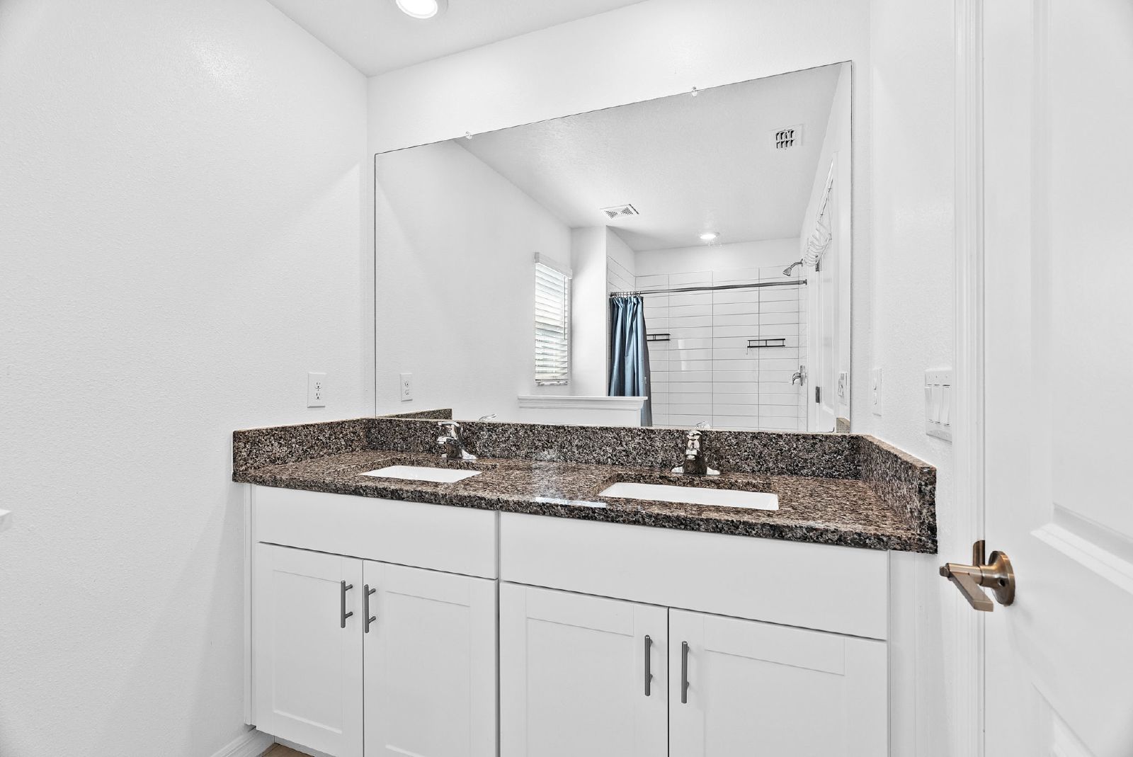 3 Bedroom 3 Bathroom Home In San Antonio property image