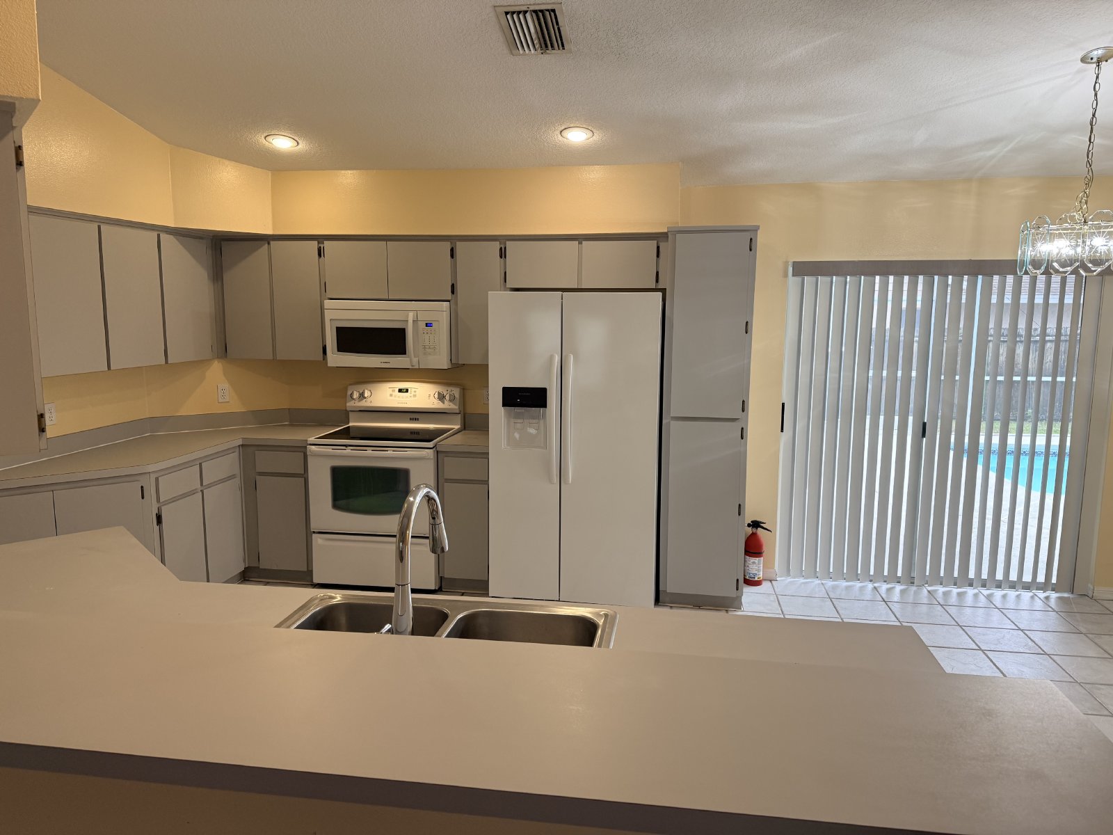 Gorgeous 4/2/2 Pool Home With Wood Floors On 1/2 Acre property image