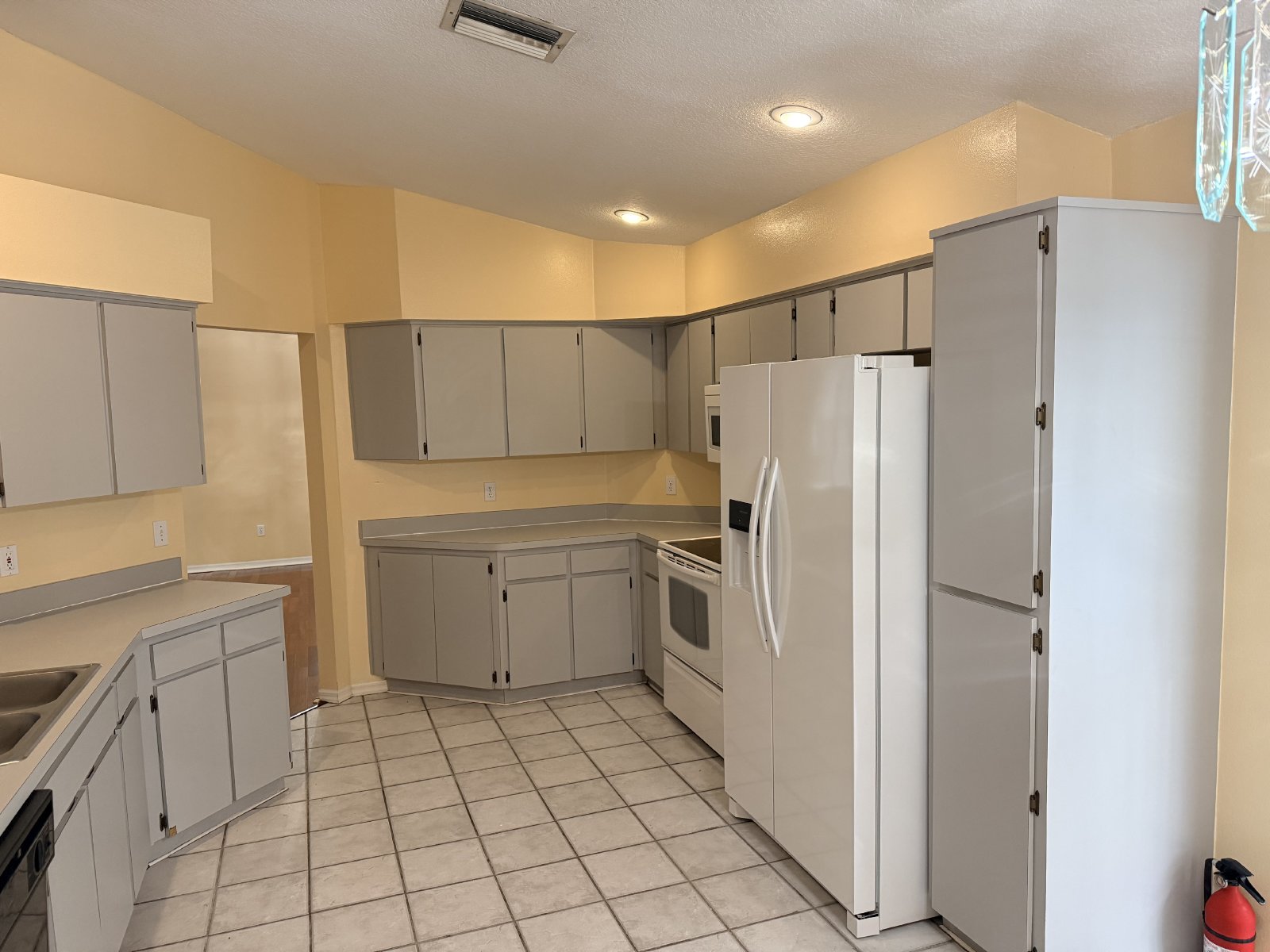 Gorgeous 4/2/2 Pool Home With Wood Floors On 1/2 Acre property image