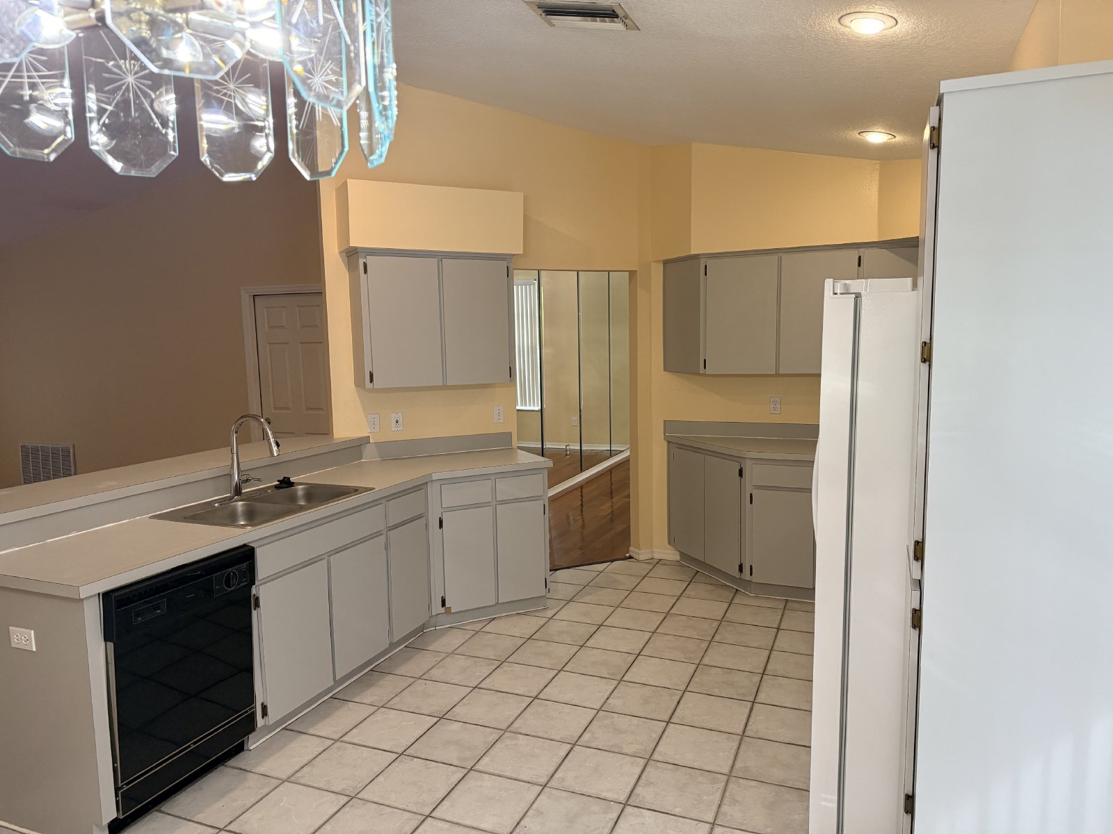 Gorgeous 4/2/2 Pool Home With Wood Floors On 1/2 Acre property image