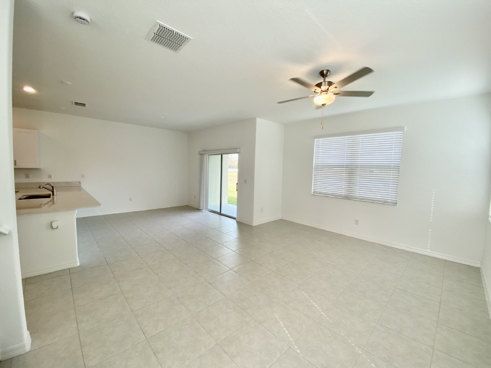 NEWER CONSTRUCTION!!!! END UNIT 3 Bed 2.5 Bath 2 Car Garage Townhouse property image