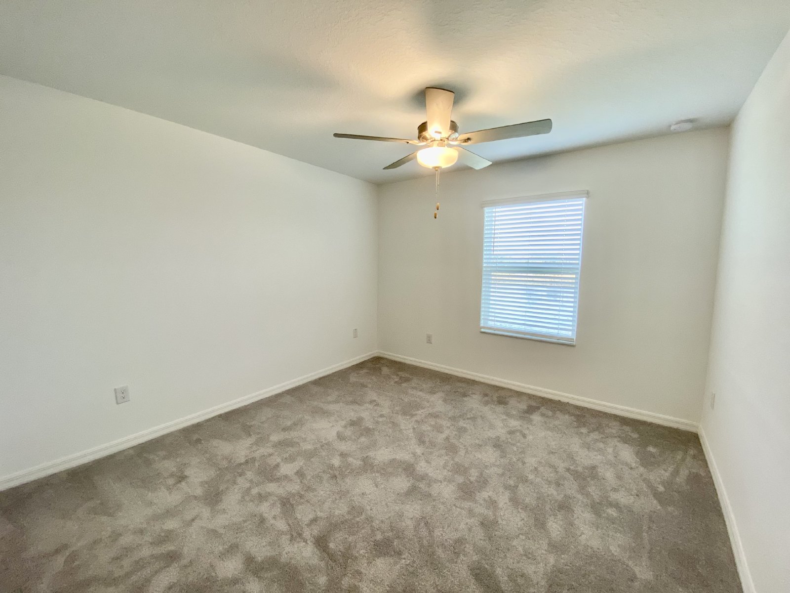 NEWER CONSTRUCTION!!!! END UNIT 3 Bed 2.5 Bath 2 Car Garage Townhouse property image