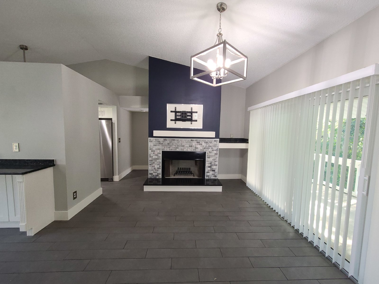 Beautifully Remodeled 2/2/2 Townhome property image