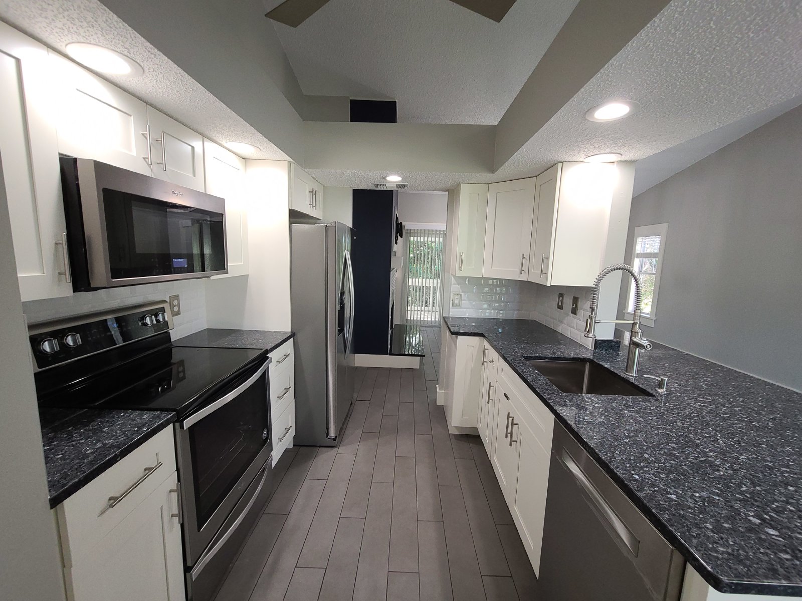 Beautifully Remodeled 2/2/2 Townhome property image