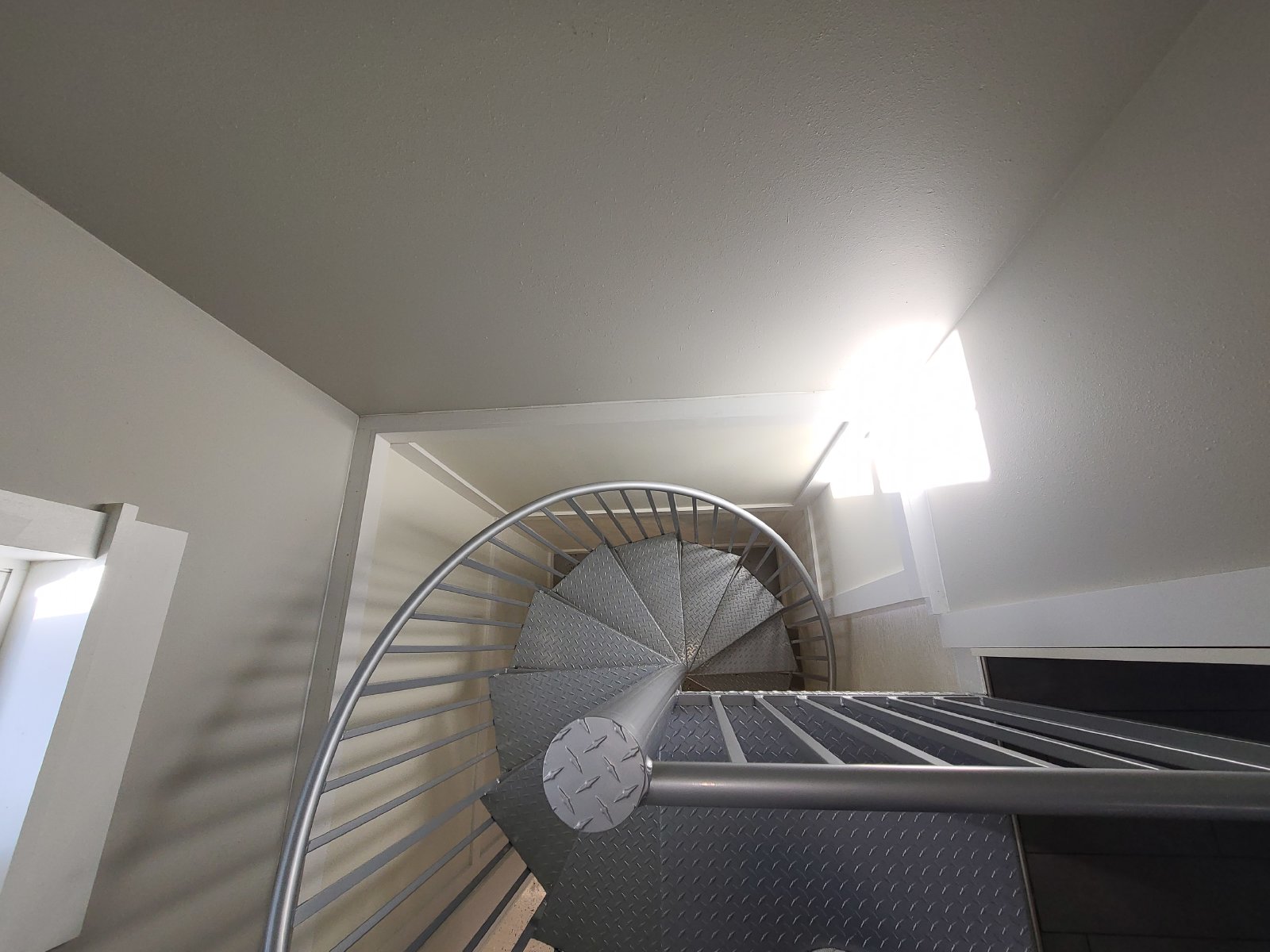 Beautifully Remodeled 2/2/2 Townhome property image