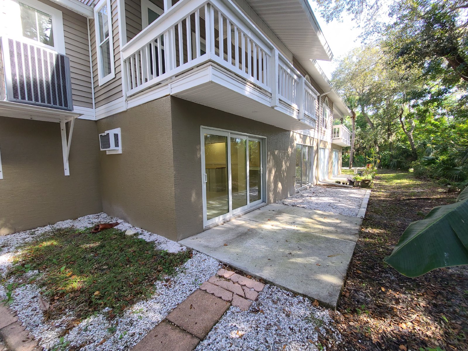 Beautifully Remodeled 2/2/2 Townhome property image