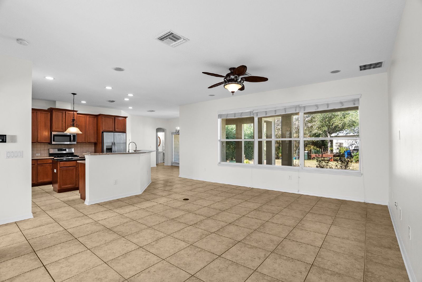 4 Bedroom 3 1/2 Bath 3 Car Garage Home In Buckingham At Tampa Palms property image