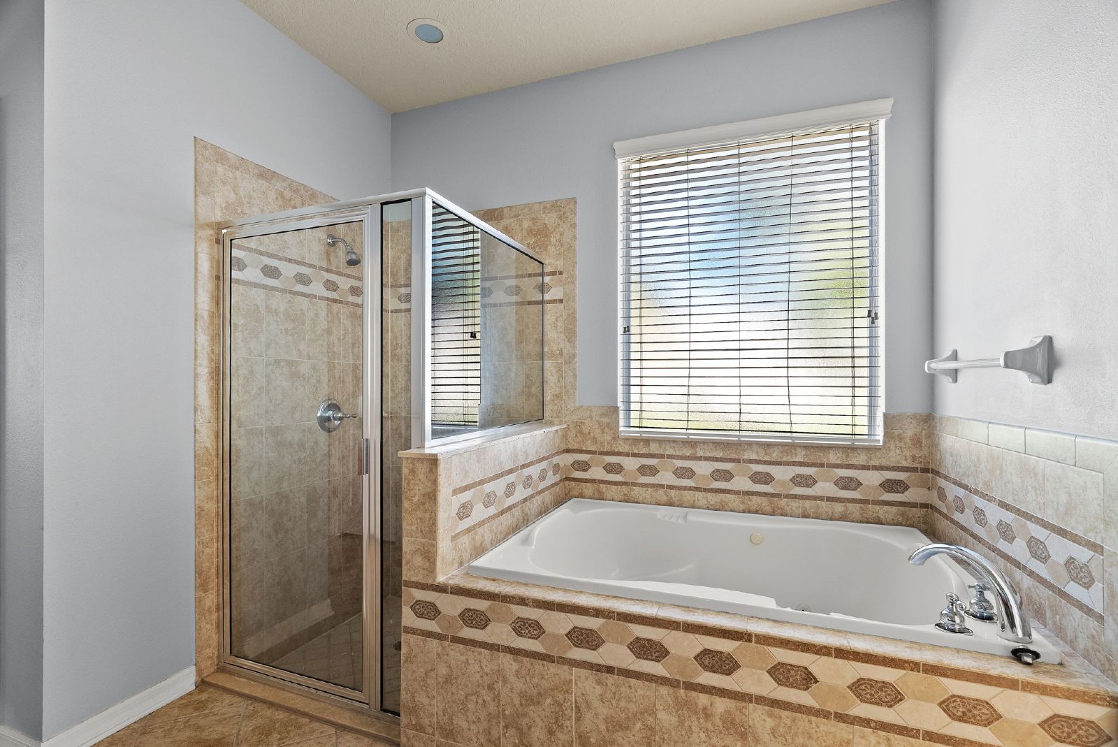 4 Bedroom 3 1/2 Bath 3 Car Garage Home In Buckingham At Tampa Palms property image