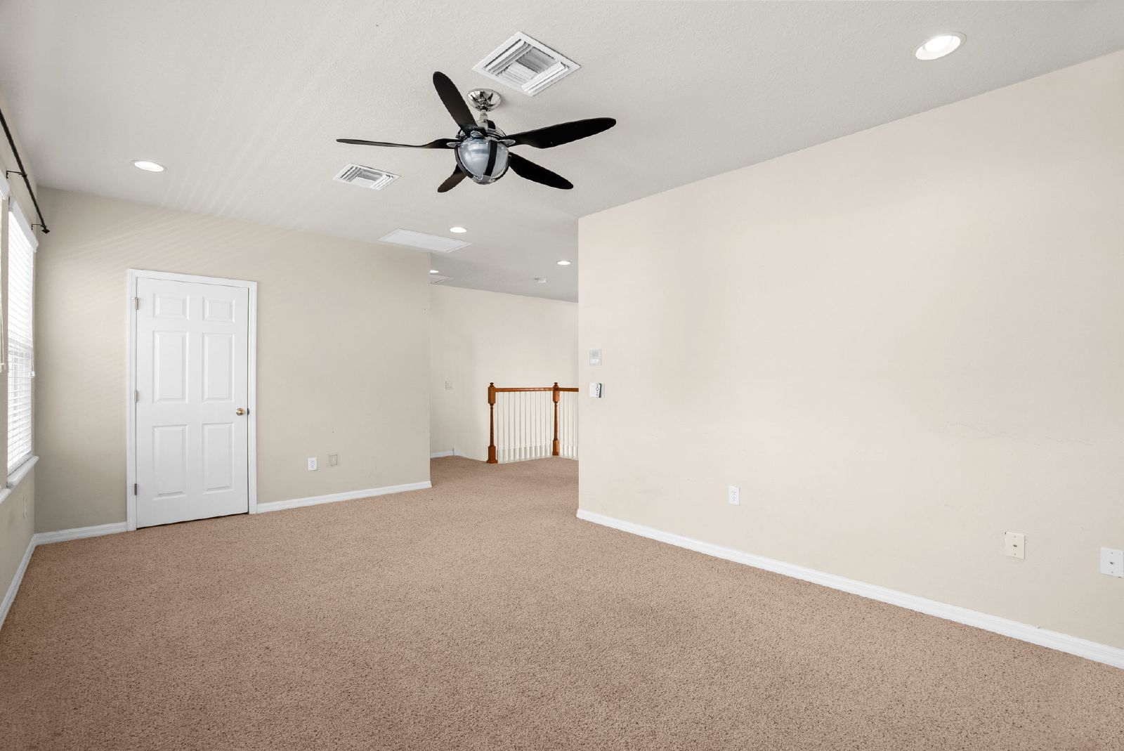 4 Bedroom 3 1/2 Bath 3 Car Garage Home In Buckingham At Tampa Palms property image