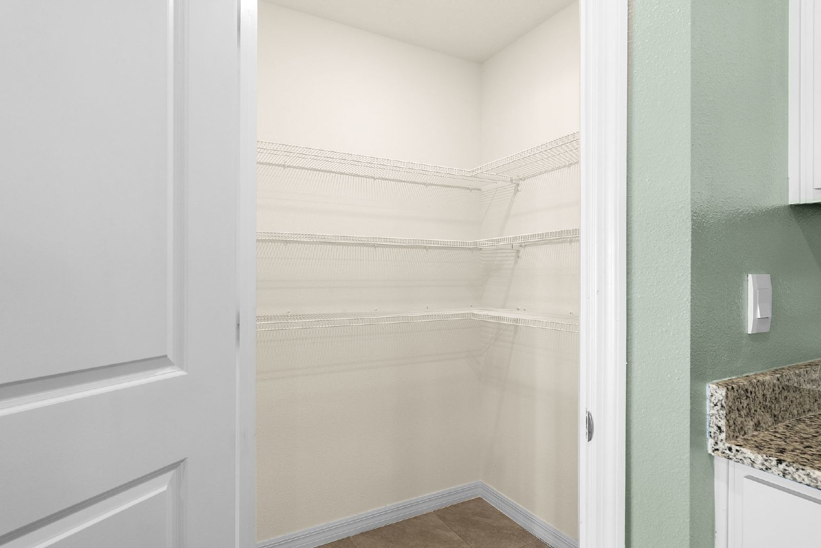 First Time Rental 4 Bed 2 Bath Fenced In Yard property image