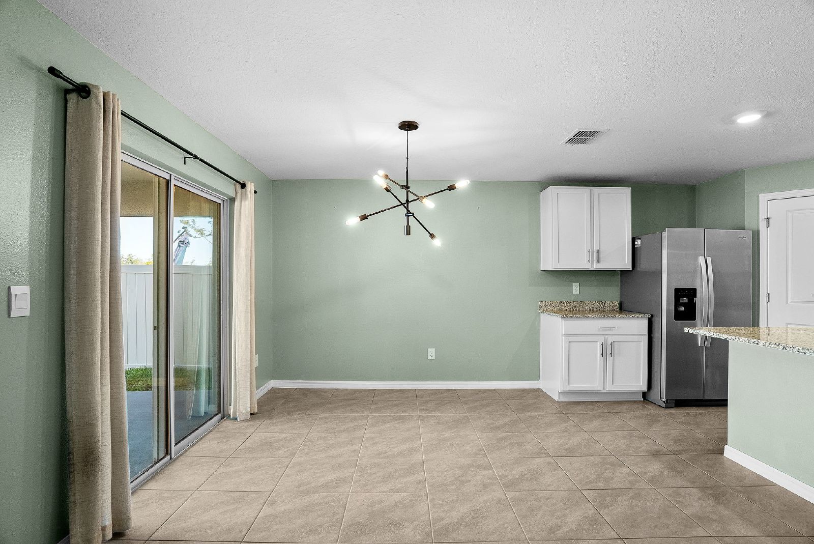 First Time Rental 4 Bed 2 Bath Fenced In Yard property image