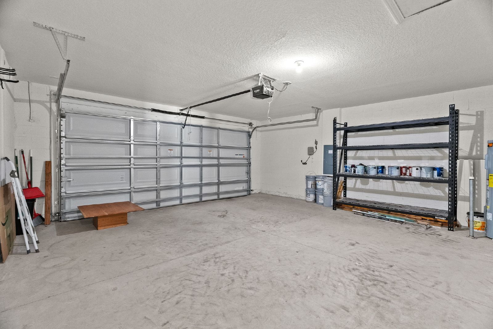 First Time Rental 4 Bed 2 Bath Fenced In Yard property image