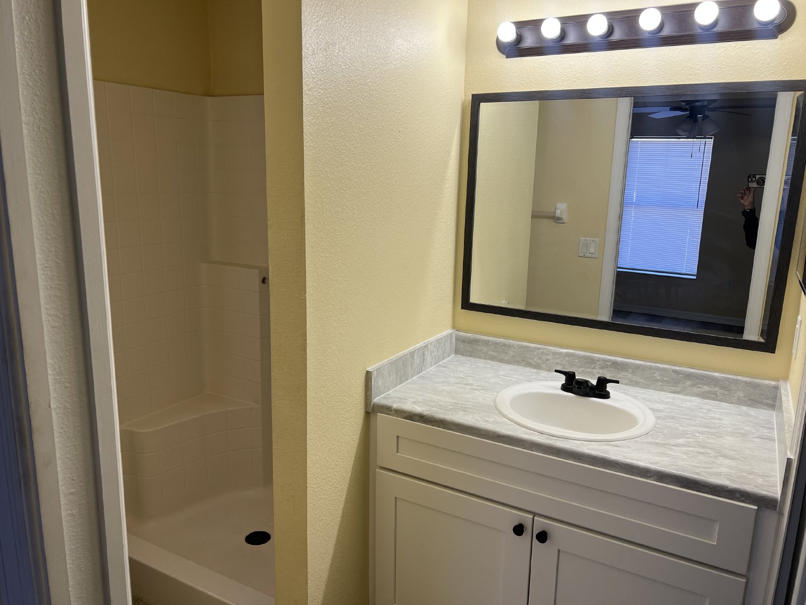 Beautifully Remodeled 3/2 In Spring Hill property image