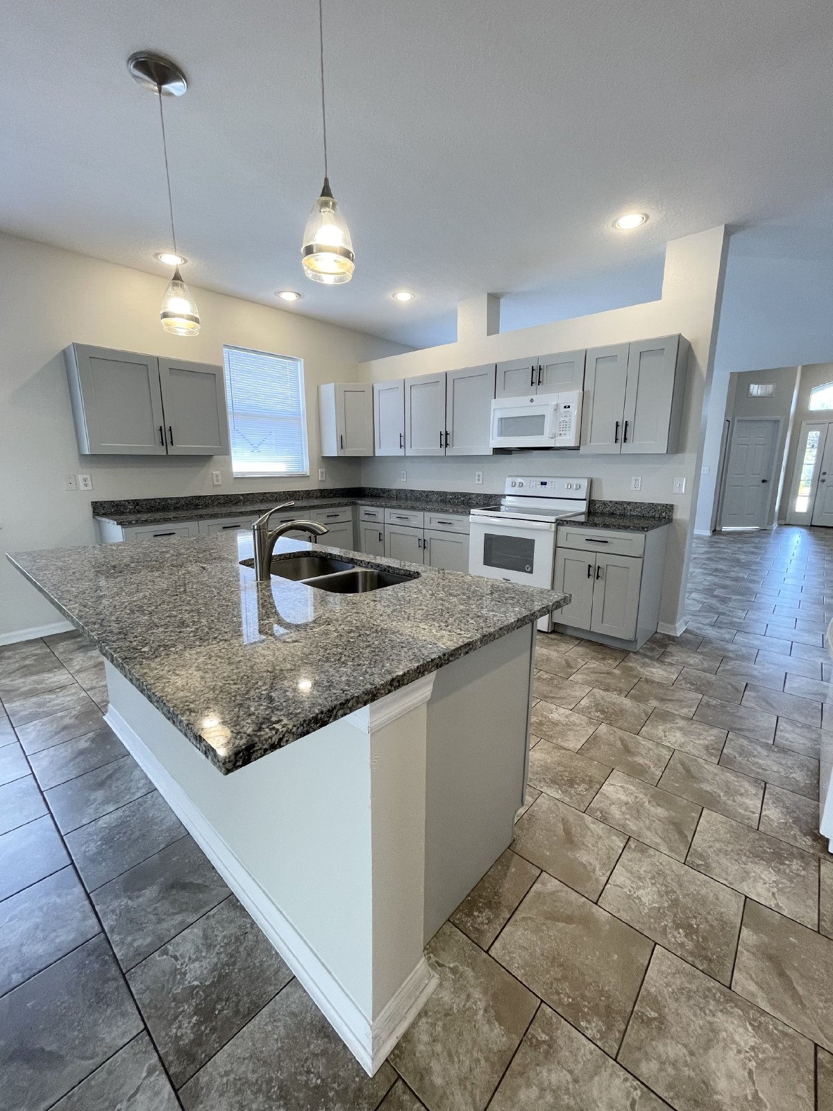 Move-In Ready 4 Bed, 2 Bath Home In Land O Lakes property image