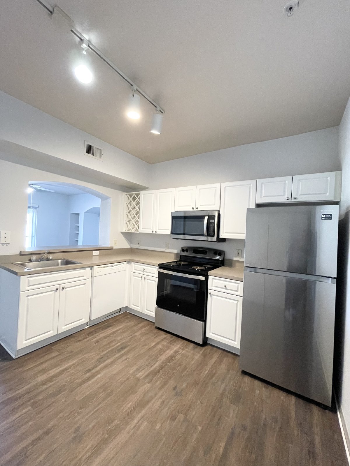 Spacious 2 Bed, 2 Bath Apartment In Gated Carrollwood Community property image