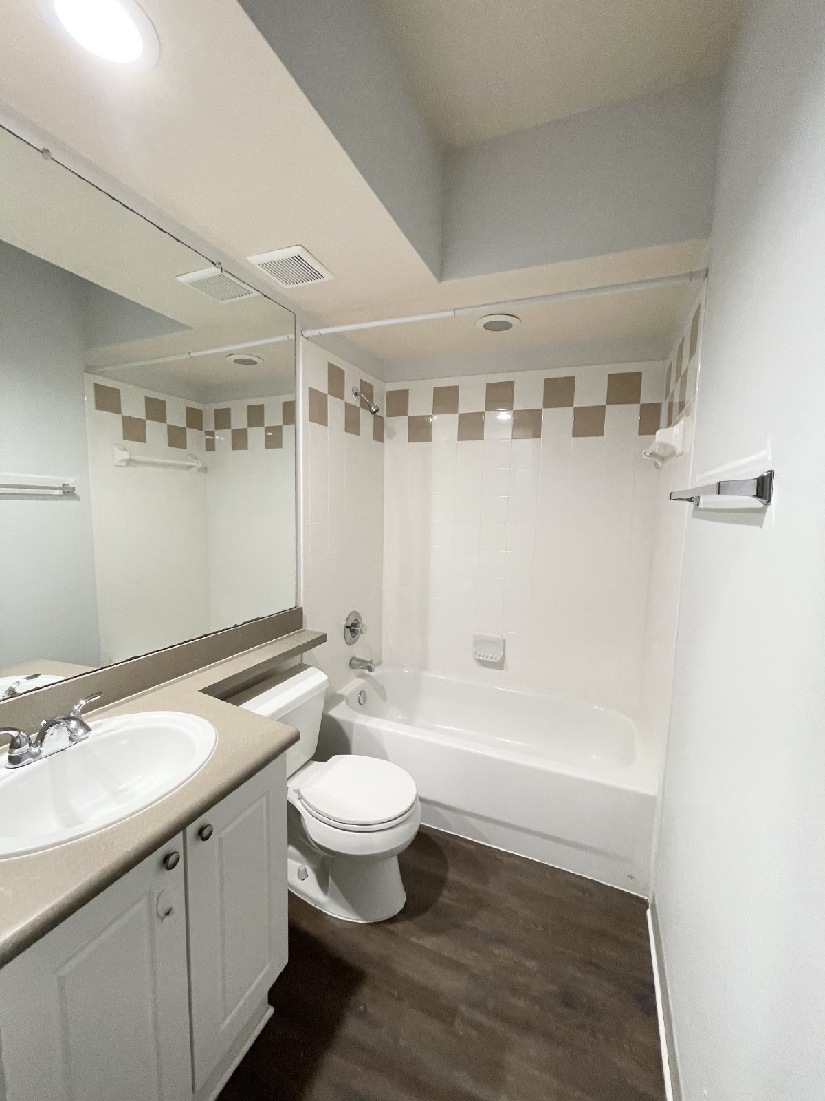 Spacious 2 Bed, 2 Bath Apartment In Gated Carrollwood Community property image