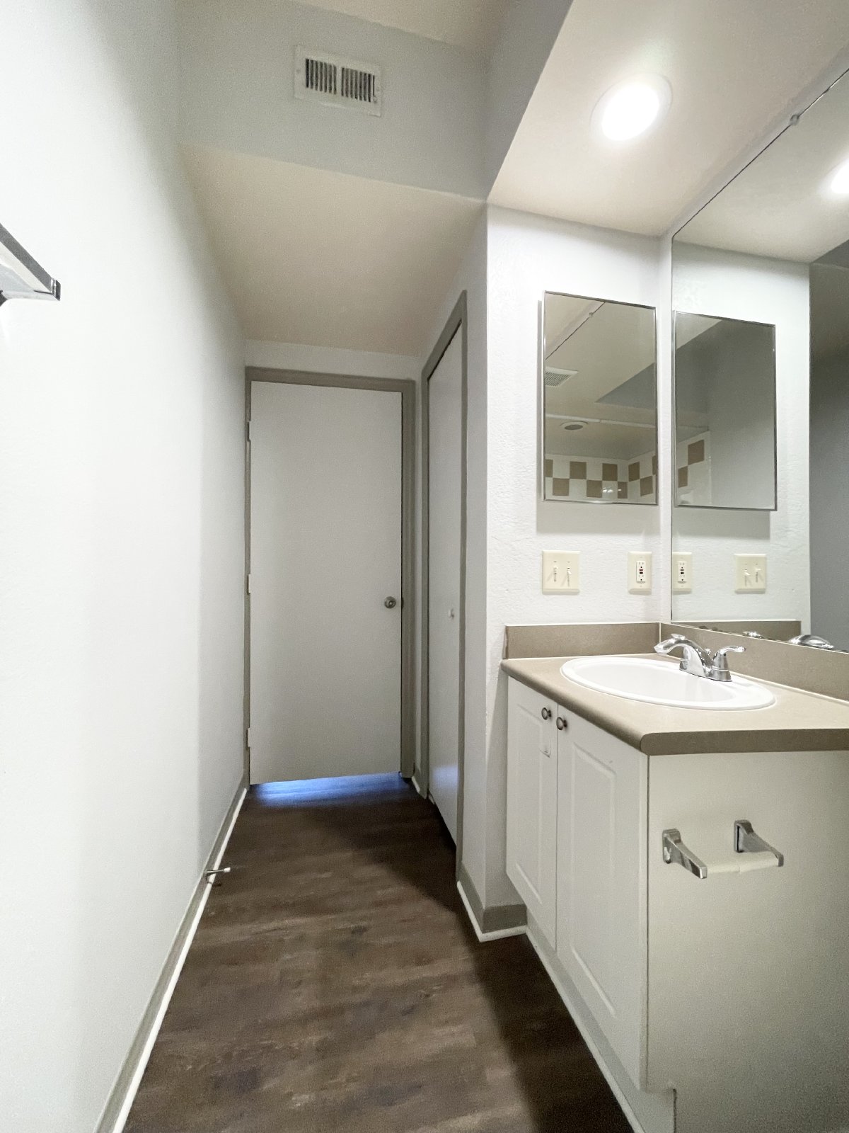 Spacious 2 Bed, 2 Bath Apartment In Gated Carrollwood Community property image