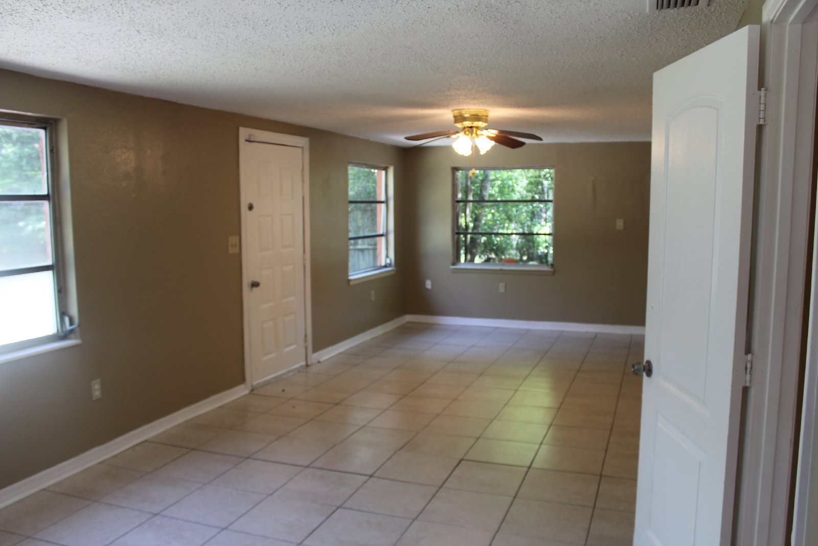 Adorable 2/1.5 In Spring Hill property image