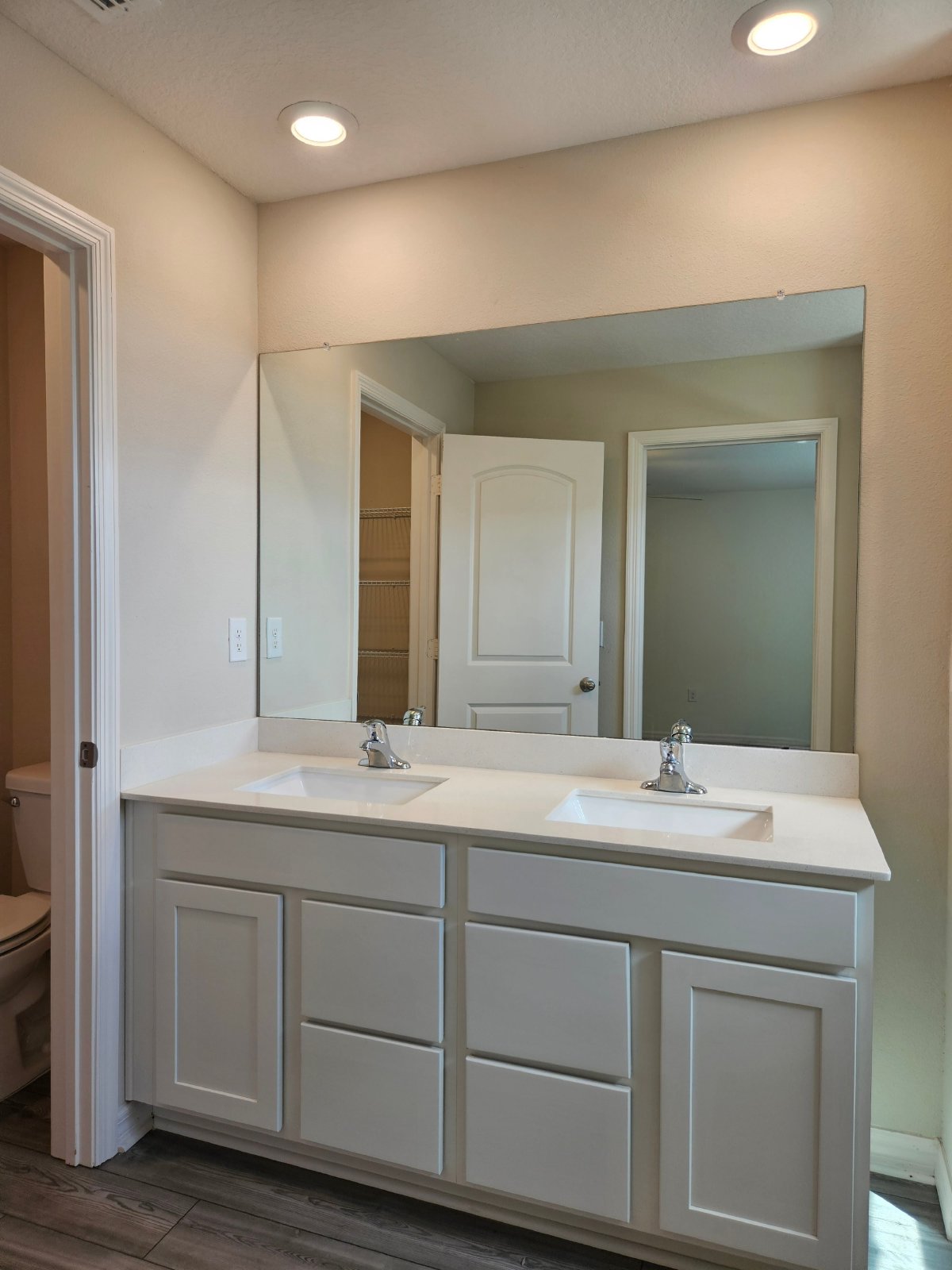 Mirada Townhome - 2 Bedrooms, 2.5 Baths, 1 Car Garage property image