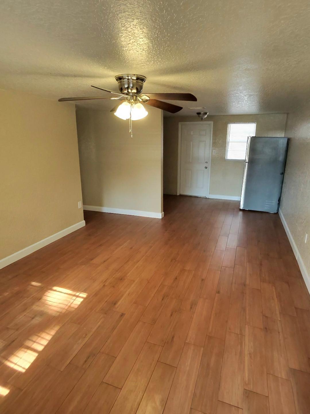 2/1 Duplex On Quiet Dead End Street property image