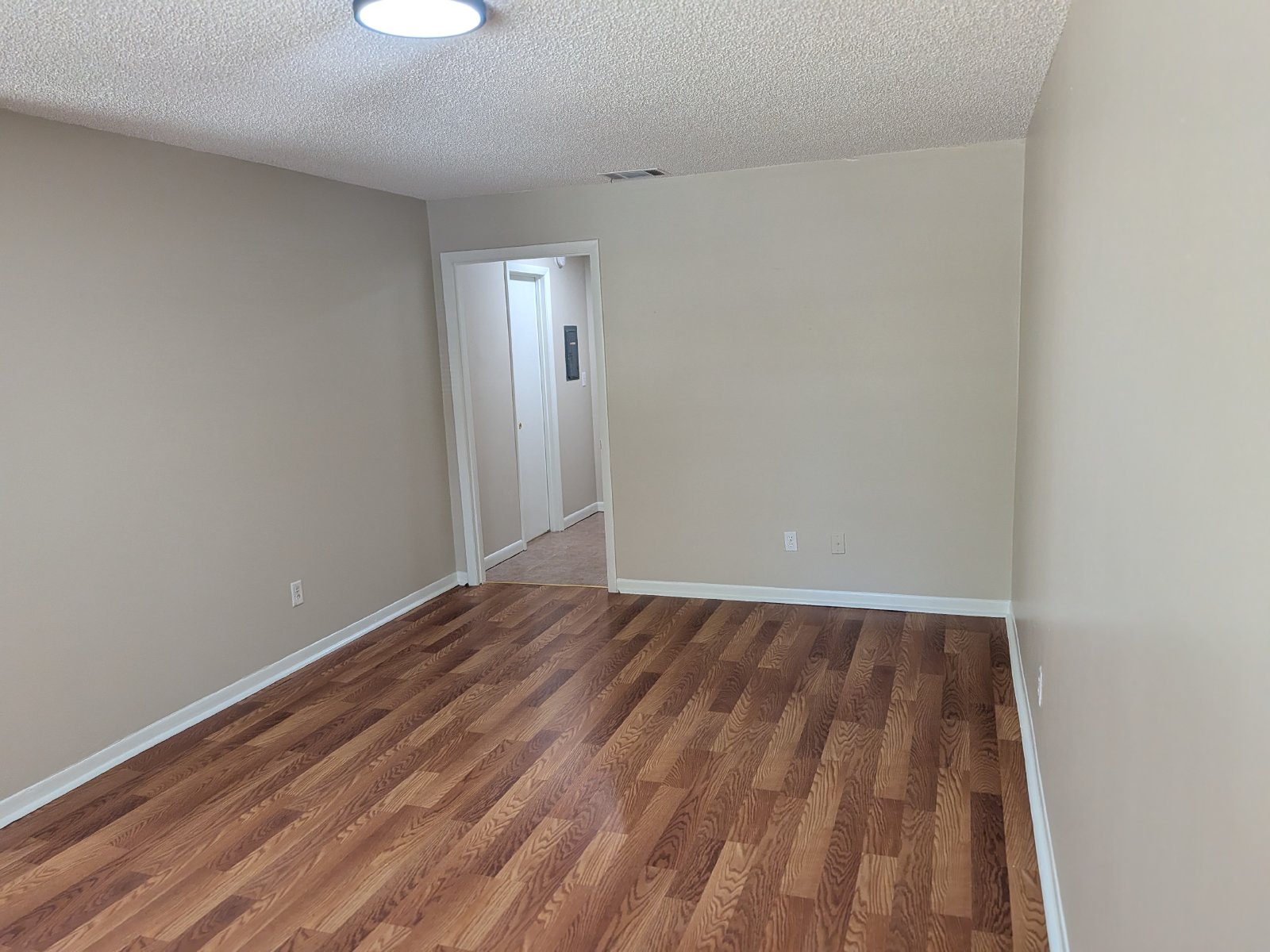 BrmonBrooksville,Fl. 1Bed/1Bath $895 month-Avaith-Available April 2026 property image