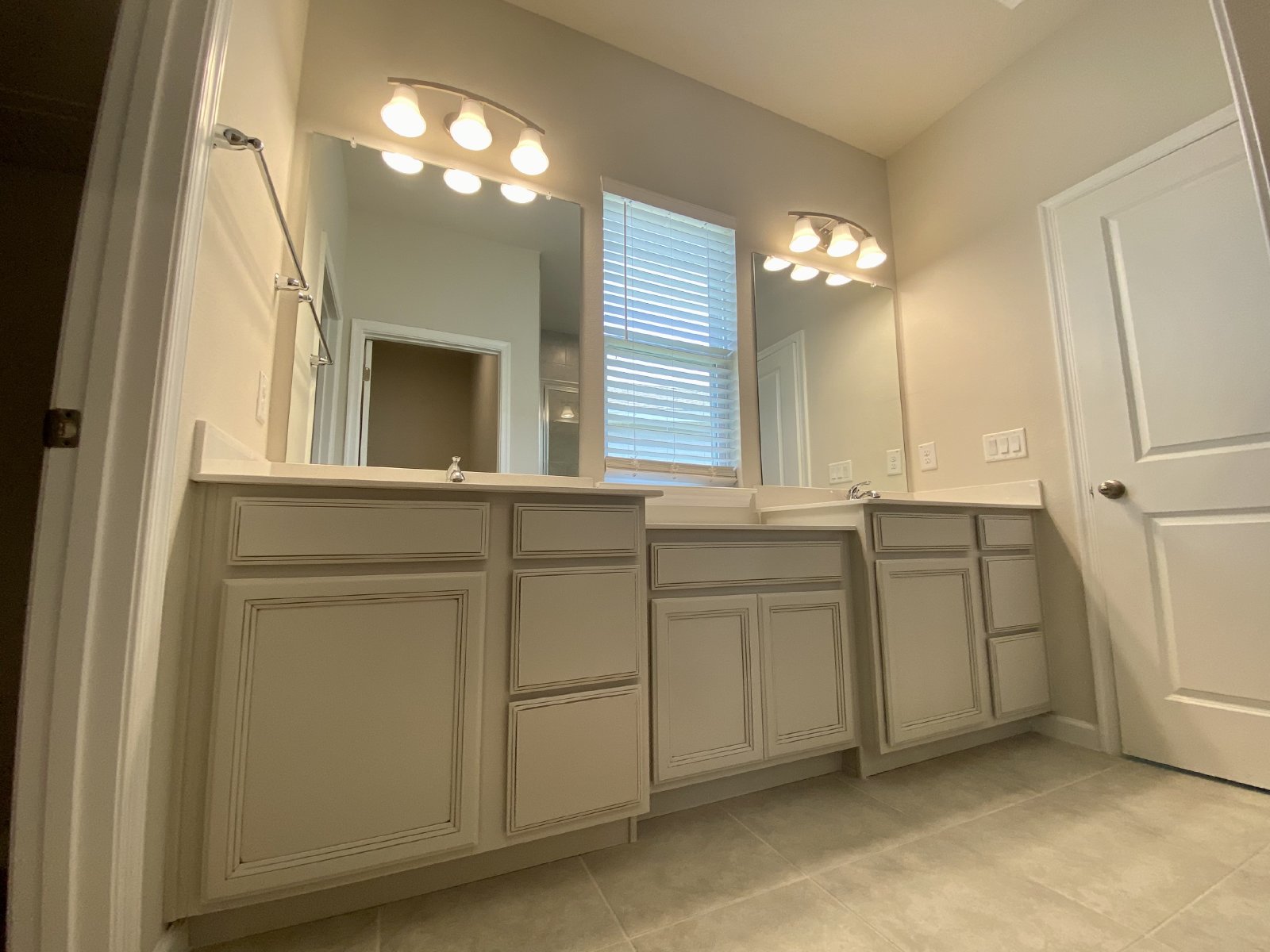 New Construction 4 Bed 2 Bath For Rent!!!!!! property image