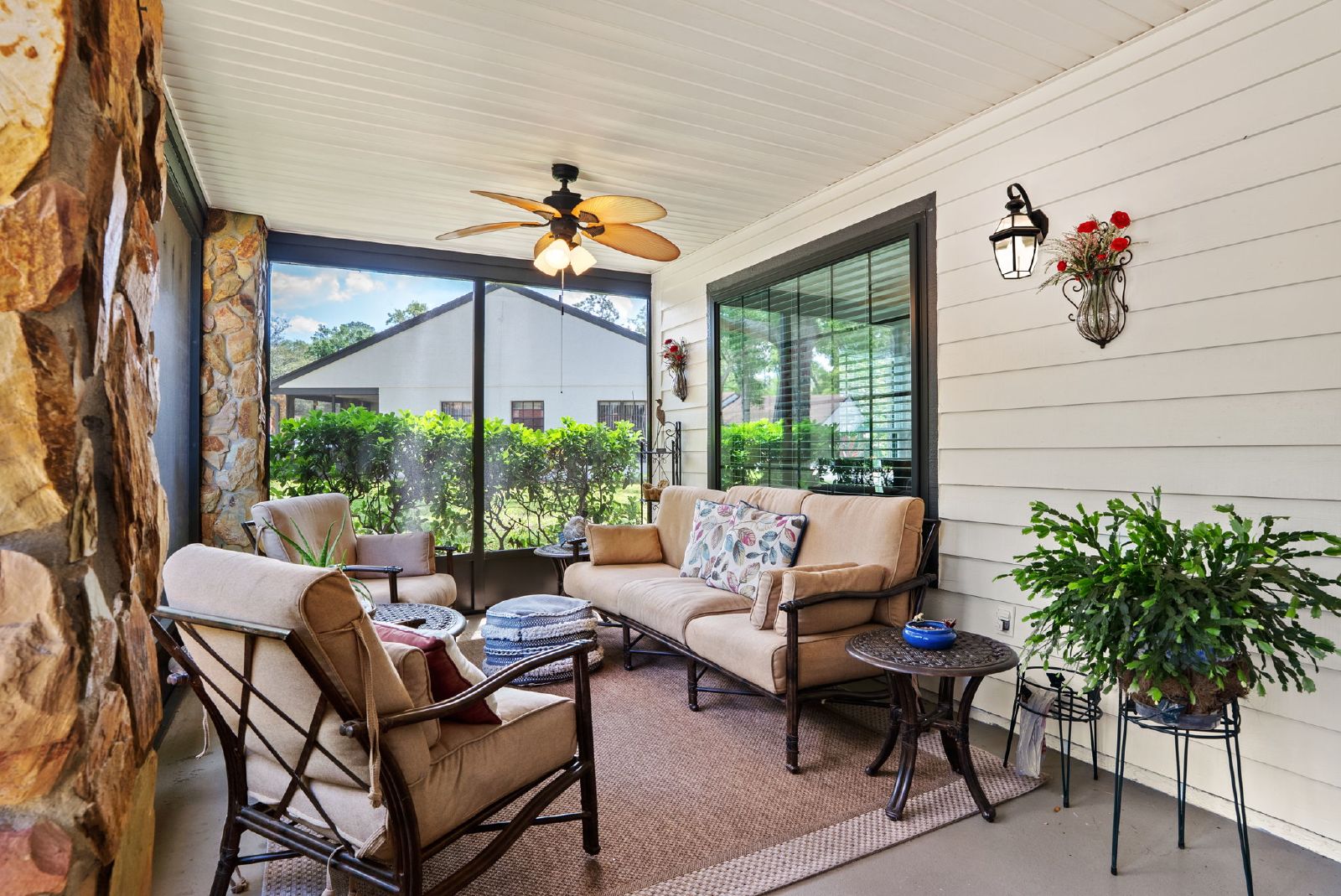 2 Bed 2 Bath Villa End Unit FURNISHED First Time Rental property image