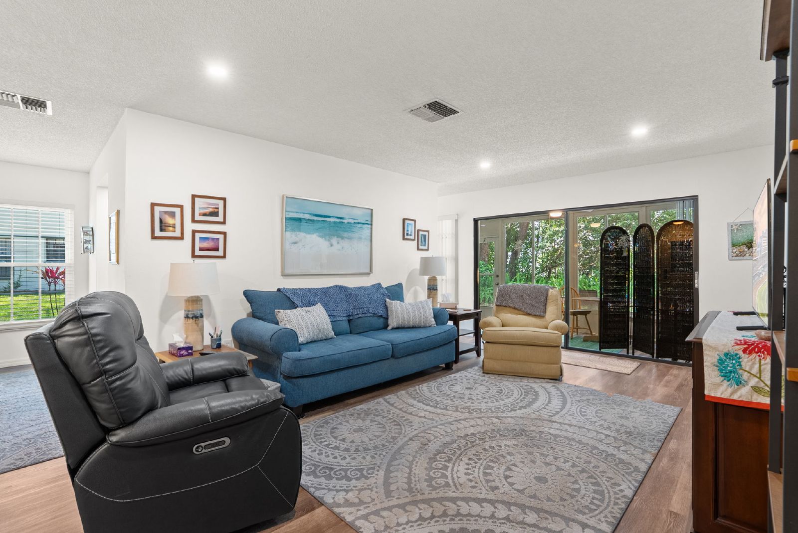 2 Bed 2 Bath Villa End Unit FURNISHED First Time Rental property image