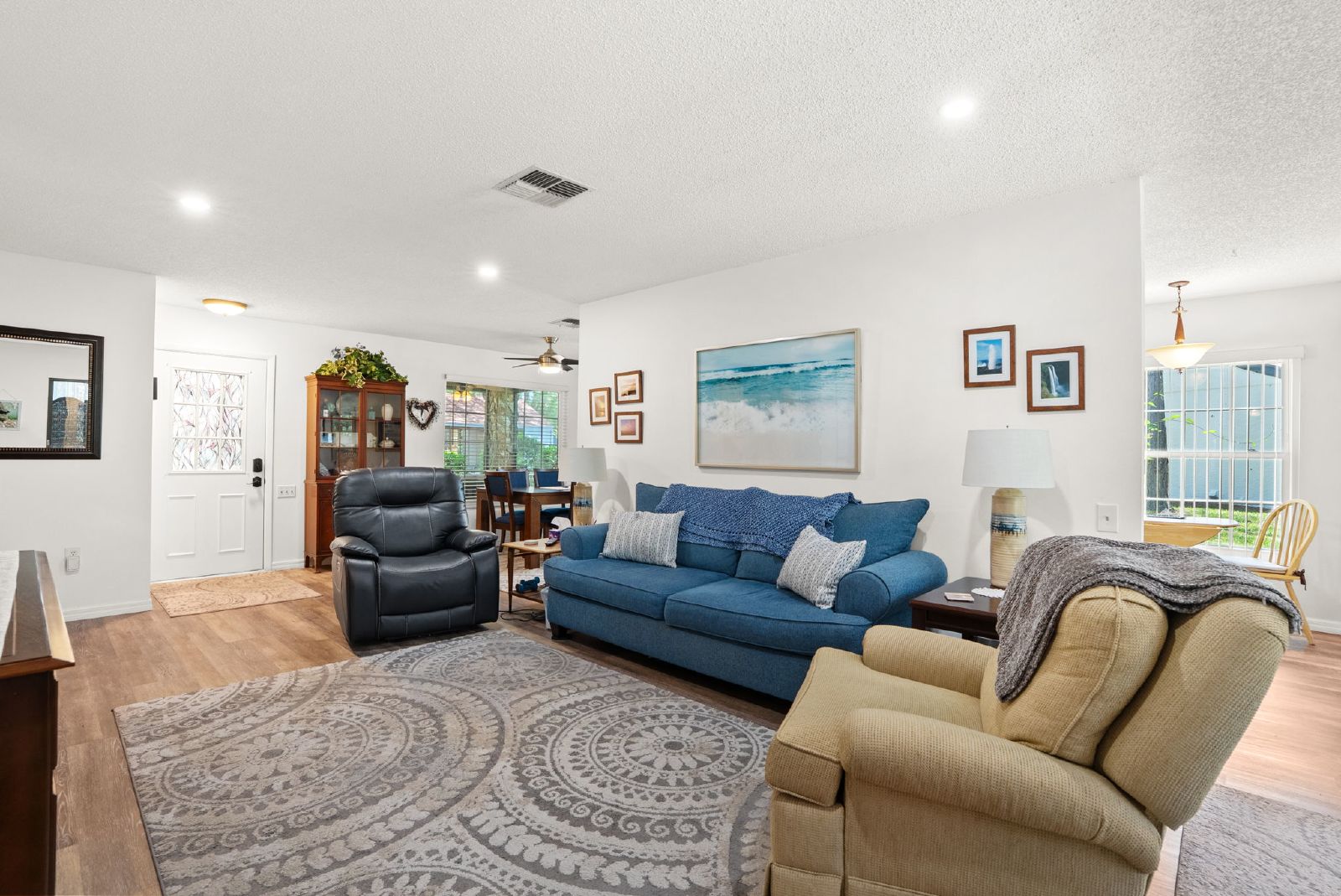 2 Bed 2 Bath Villa End Unit FURNISHED First Time Rental property image