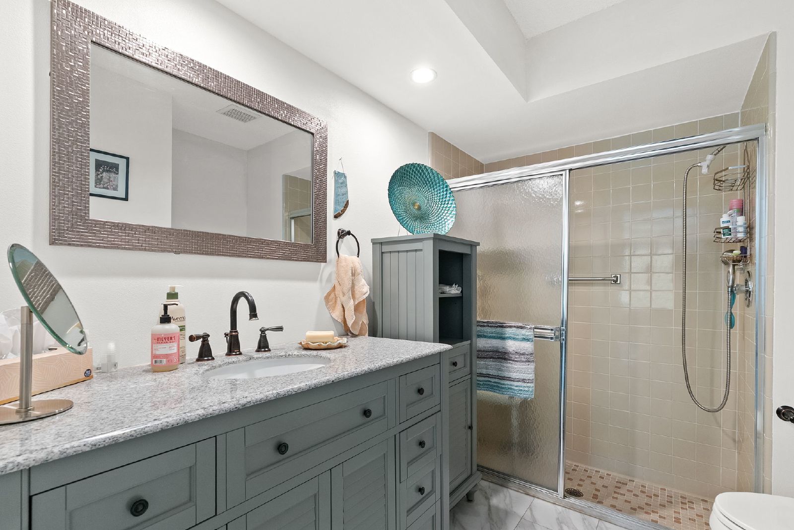 2 Bed 2 Bath Villa End Unit FURNISHED First Time Rental property image