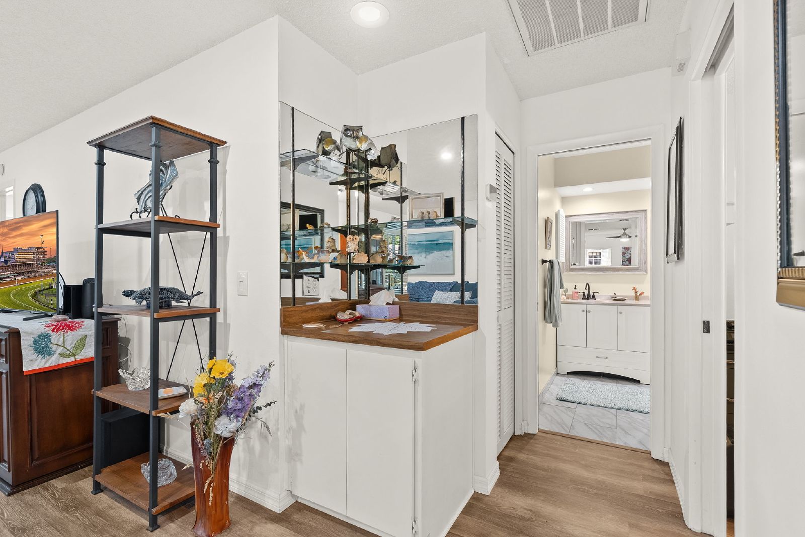 2 Bed 2 Bath Villa End Unit FURNISHED First Time Rental property image