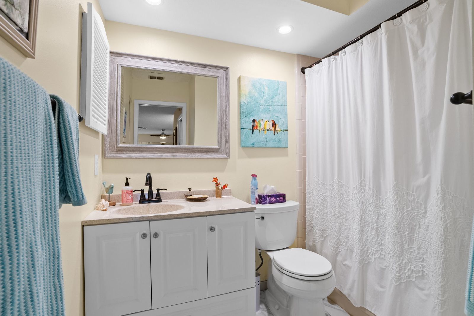 2 Bed 2 Bath Villa End Unit FURNISHED First Time Rental property image