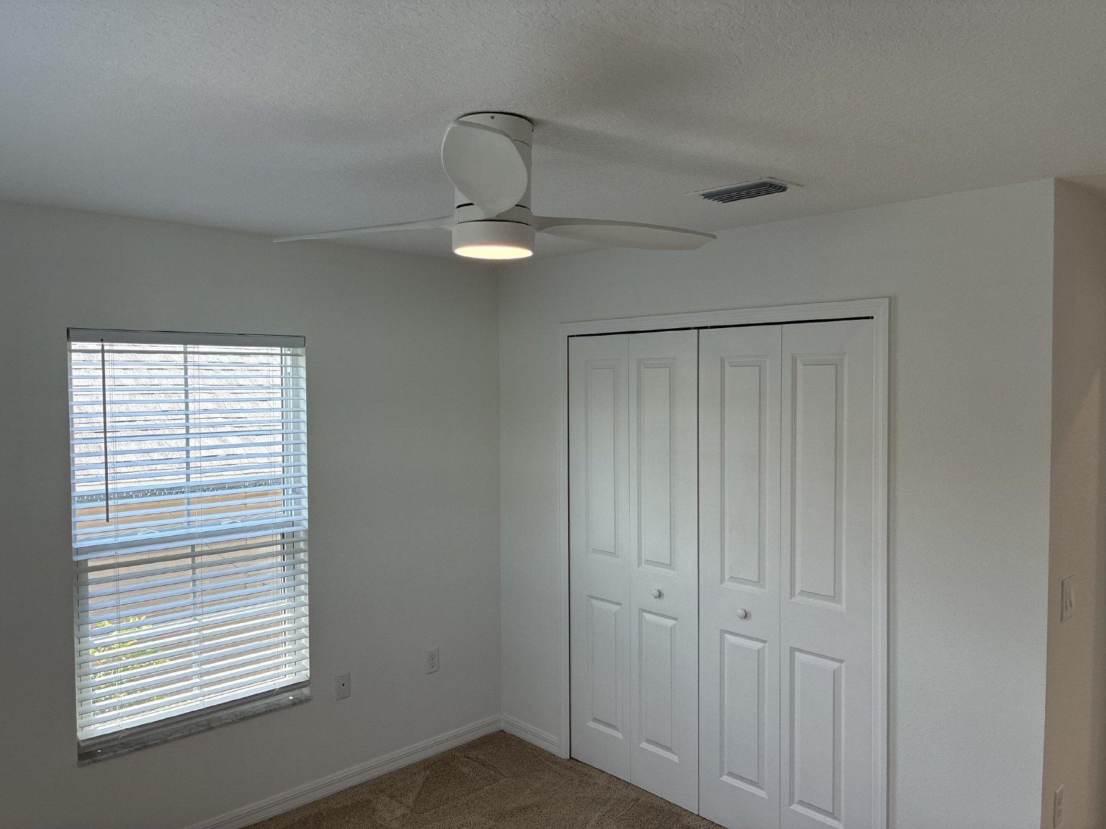 Adorable 1/1 Garage Apartment property image