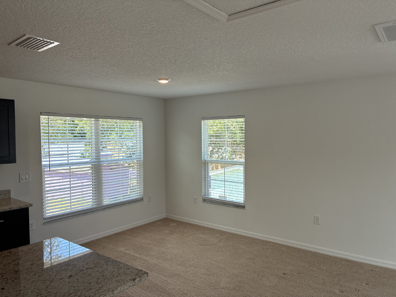 Adorable 1/1 Garage Apartment property image