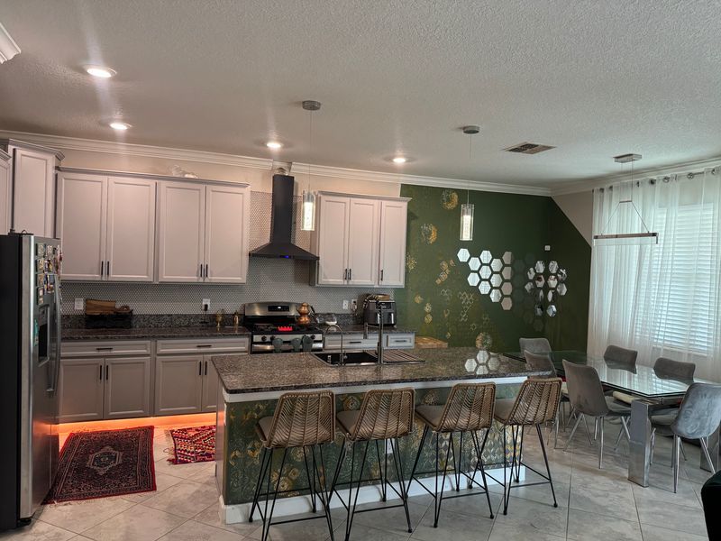 Beautiful Modern 4 Bedroom 3 Bathroom Home In Lutz property image