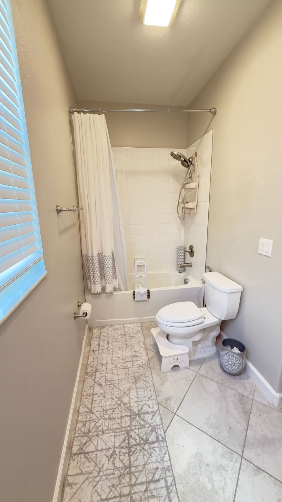 Beautiful Modern 4 Bedroom 3 Bathroom Home In Lutz property image