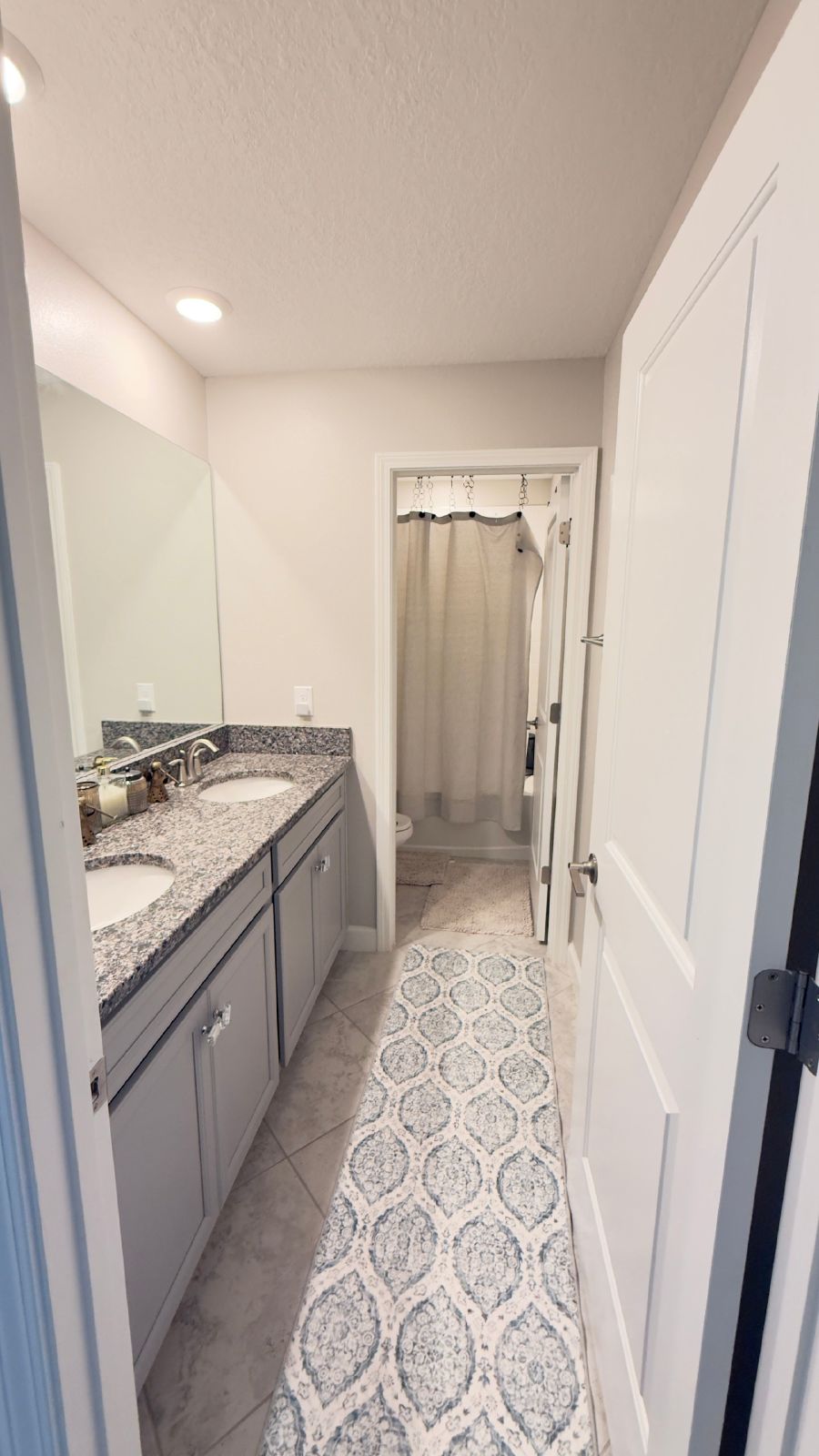 Beautiful Modern 4 Bedroom 3 Bathroom Home In Lutz property image