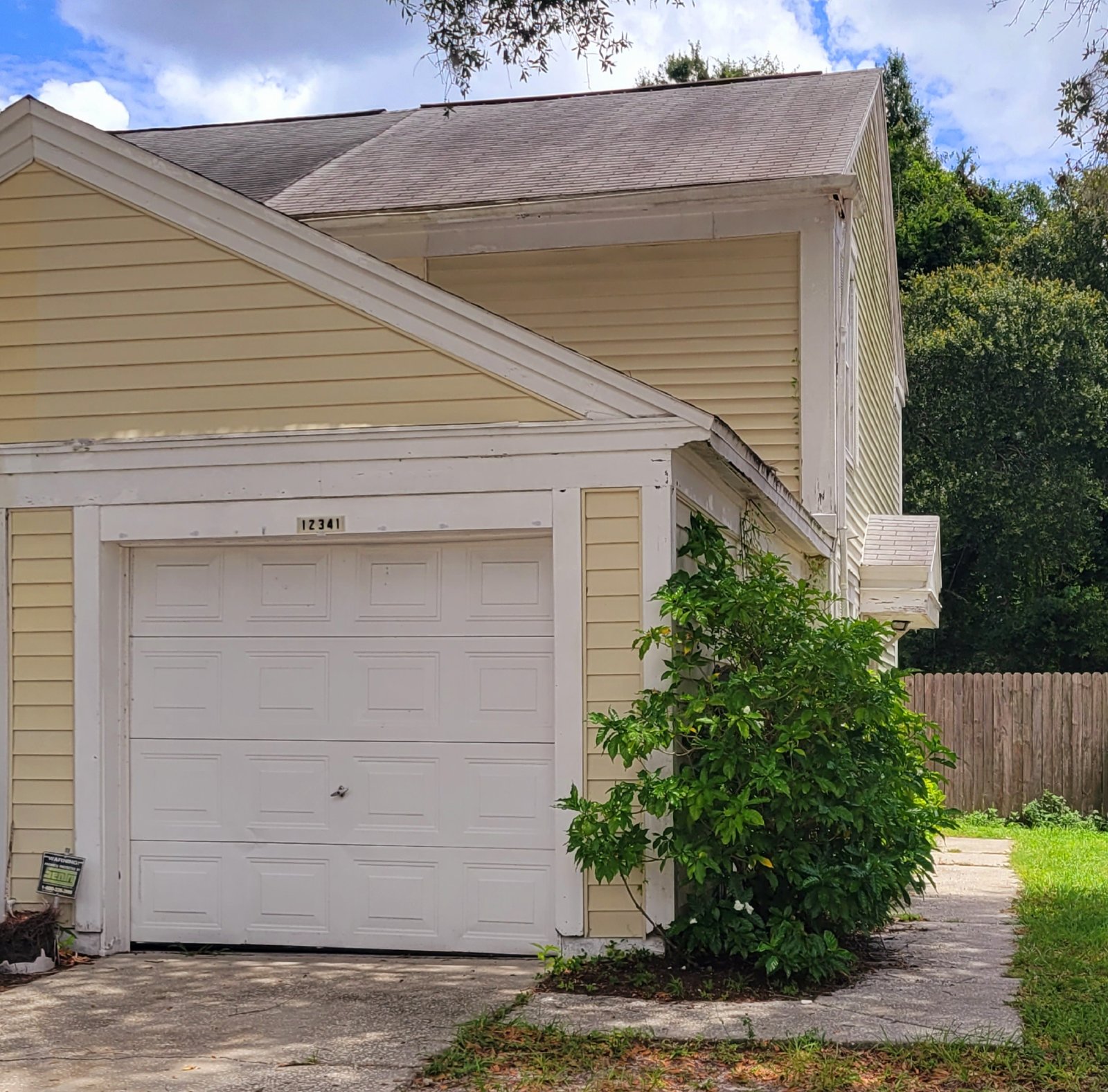 Cute 2/2.5 Townhouse With Fenced Yard property image
