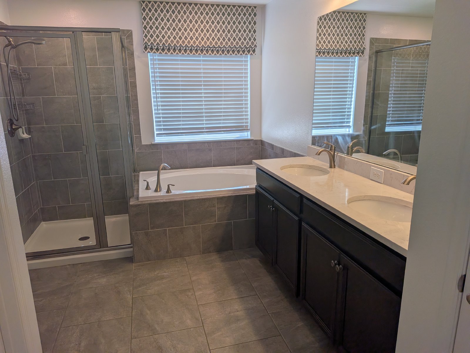 3/2.5/2 Former Model Home In Avalon Park property image