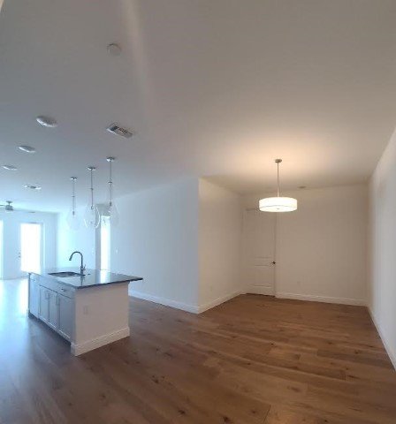 Newer 2/2 Condo In Downtown St Petersburg! property image