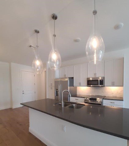 Newer 2/2 Condo In Downtown St Petersburg! property image